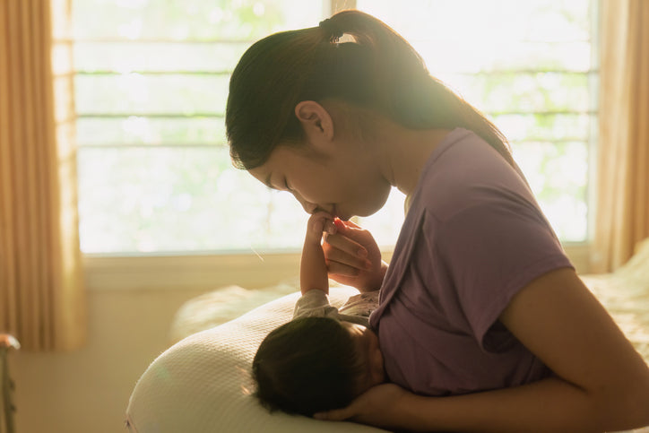 Bonding and Healing: Why Comfort Care Matters for Breastfeeding Moms